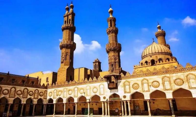 في القاهرة.. إمام مسجد يدعو للجيش السوداني من على منبر الجمعة 1 مسجد الازهر في مصر