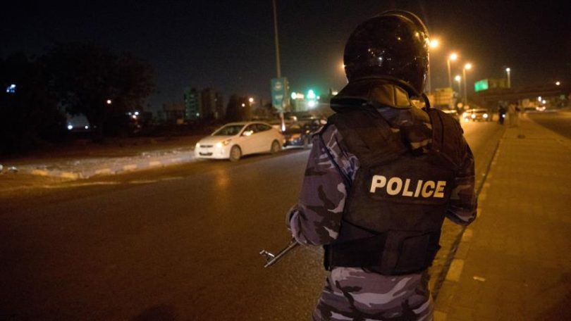 شرطة الخرطوم تفكك عصابة نهب مسلح في الحاج يوسف وتضبط أسلحة بحوزتها 1 pol 810x456 1