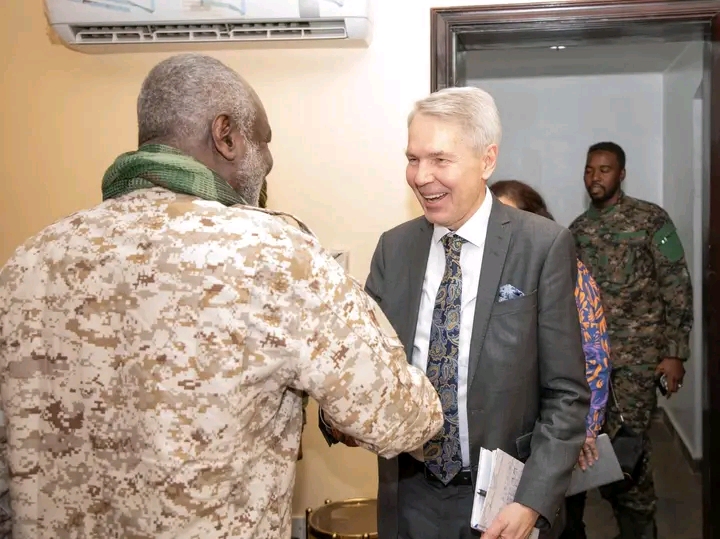 وزير المالية يبحث مع المبعوث الأممي آفاق السلام وإعادة الإعمار في السودان 1 1774459271608