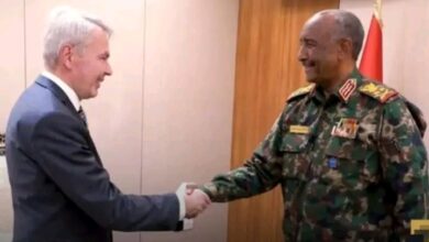 البرهان يبحث مع المبعوث الأممي مسارات السلام وتعزيز حماية المدنيين بالسودان 1 1774462506321