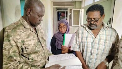 خلال زيارة مفاجئة لـ "التخطيط العمراني".. والي الخرطوم يوجه بحماية حقوق الملكية وتسريع معاملات الأراضي 2 1774976445110