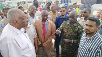 والي الخرطوم يحسم فوضى توزيع الوقود بـ "موجهات صارمة" ويطمئن على وفرة الخبز بالأحياء 4 1775462669477