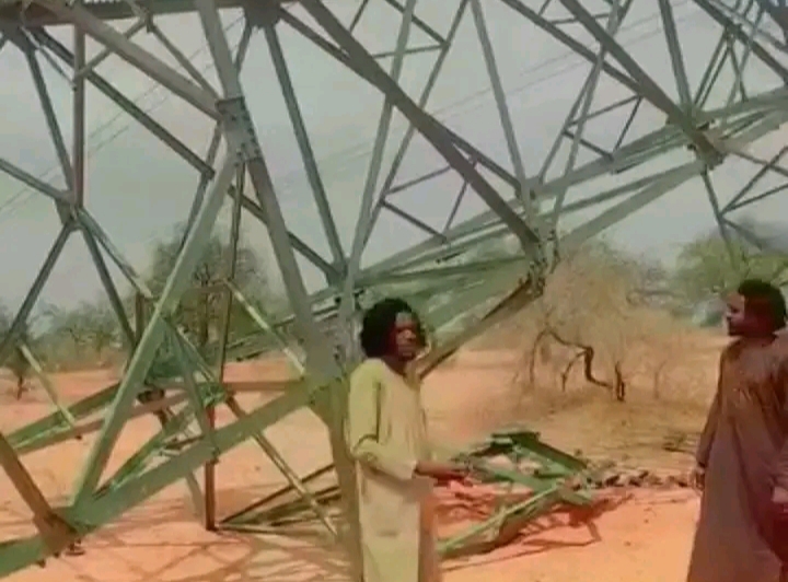 تدمير أبراج الضغط العالي بغرب كردفان.. الدعم السريع تواصل استهداف البنية التحتية لنهب "الخردة" 1 IMG ٢٠٢٦٠٤٠٤ ١٣٣٤٣٤