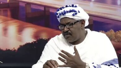 الطاهر ساتي يكتب: ما بالهم يحضنون .؟ 3 images