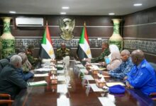برئاسة البرهان.. مجلس الأمن والدفاع يستعرض الموقف الأمني ويوجه بضبط التشكيلات المسلحة وملاحقة خلايا المليشيا 1 1779224463426