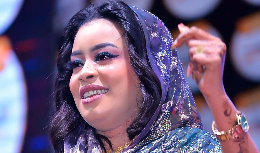 بعد أزمة التسريبات الأخيرة.. إيمان الشريف تفتح النار على "البرنس".. إليك التفاصيل 1 الفنانة السودانية إيمان الشريف