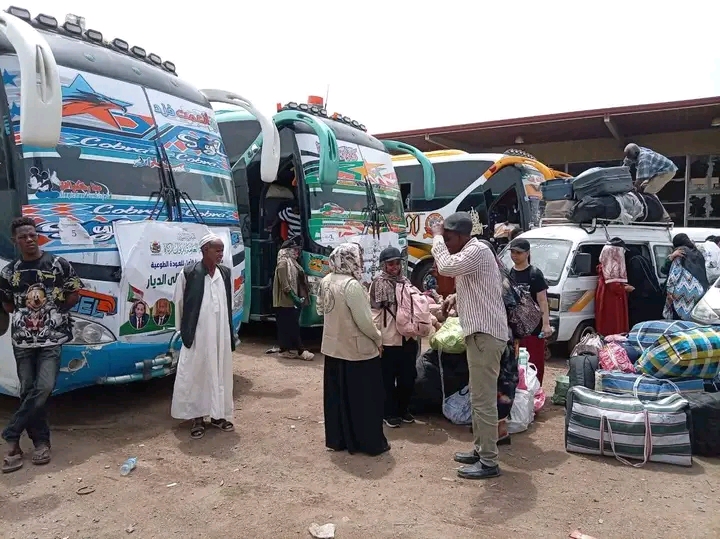 وصول دفعة جديدة من العائدين طوعاً من مصر إلى الخرطوم والمبادرة تتجاوز 10 آلاف عائد برعاية كامل إدريس 1 1780933857867