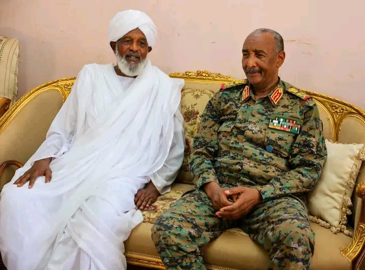 البرهان من العيلفون: الأزمة الاقتصادية والوقود "بفعل فاعل" والجيش ماضٍ في استكمال التحرير والقضاء على المليشيا 1 1781294791984