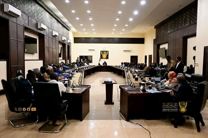 حكومة الأمل تبحث ملف عودة المواطنين للخرطوم وتثمن ميثاق سنار للتعايش السلمي وتوسيع الإمداد الكهربائي بالعاصمة 1 1783275144200