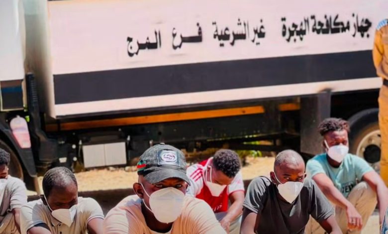 ترحيل 33 مهاجراً غير قانوني من ليبيا 1 ترحيل 33 مهاجراً غير قانوني من ليبيا