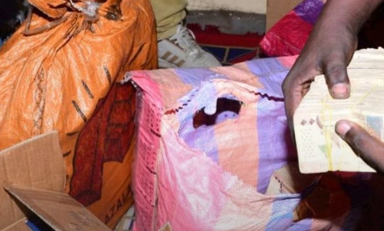 ضبط مليارات الجنيهات مخزنة في بورتسودان 1 ضبط مليارات الجنيهات مخزنة في بورتسودان