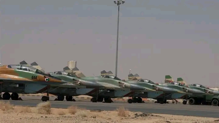 قائد قاعدة مروي الجوية يؤكد قرب التقاء القوات بالفرقة السادسة في الفاشر تمهيداً للتحرك نحو أم دافوق 1 قائد قاعدة مروي الجوية يؤكد قرب التقاء القوات بالفرقة السادسة في الفاشر تمهيداً للتحرك نحو أم دافوق