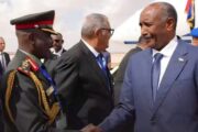 ظهور نادر للعميد نبيل عبد الله مع البرهان بمطار القاهرة 8 ظهور نادر للعميد نبيل عبد الله مع البرهان بمطار القاهرة