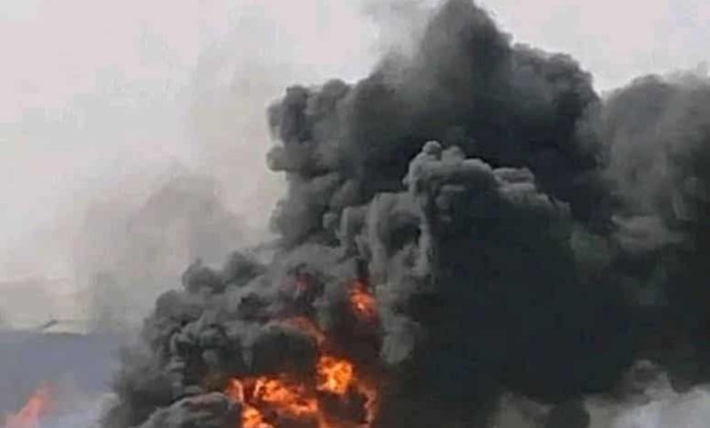 غارة جوية تدمر مقرًا هامًا للمليشيا في بنيالا