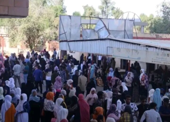 أساتذة الجامعات يلوحون بخيارات تصعيد جديدة 1 أساتذة الجامعات يلوحون بخيارات تصعيد جديدة