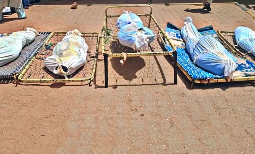 غارة جوية على سوق بنيالا تودي بحياة 36 شخصاً 1 غارة جوية على سوق بنيالا تودي بحياة 36 شخصاً